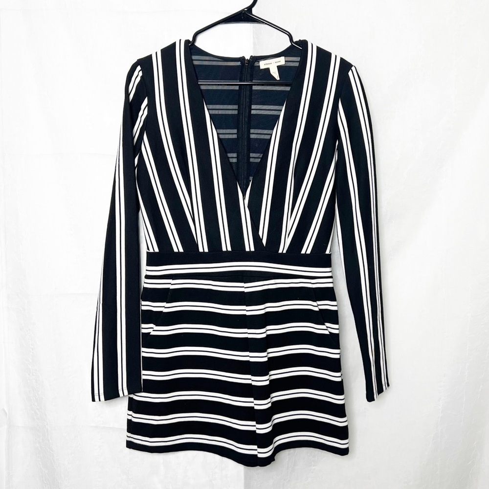 Silence & Noise Striped V neck Romper - Picture 3 of 6